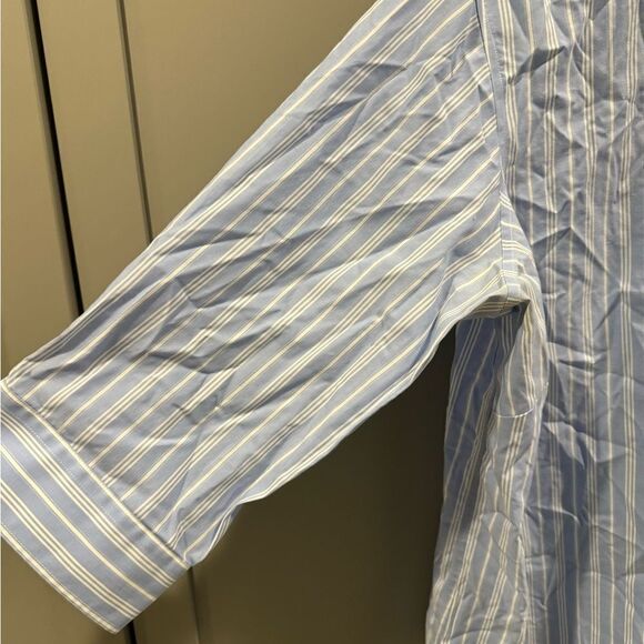 Lands End blouse. 3/4 quarter sleeves. Blue and white - Picture 5 of 10